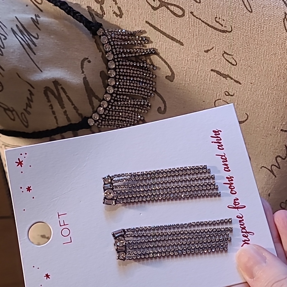 LOFT SparklyNecklace and Earrings - Picture 6 of 6